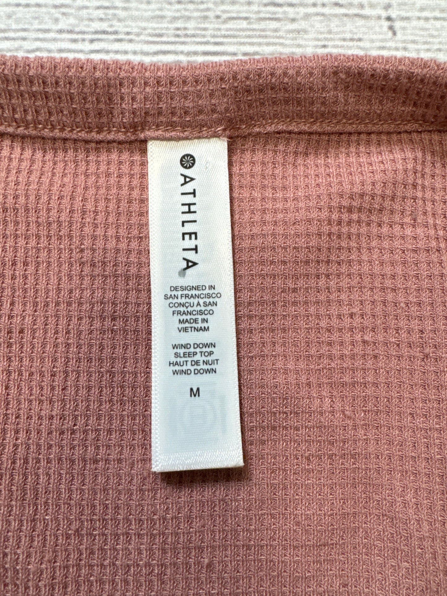 Athletic Top Long Sleeve Crewneck By Athleta In Pink, Size: M