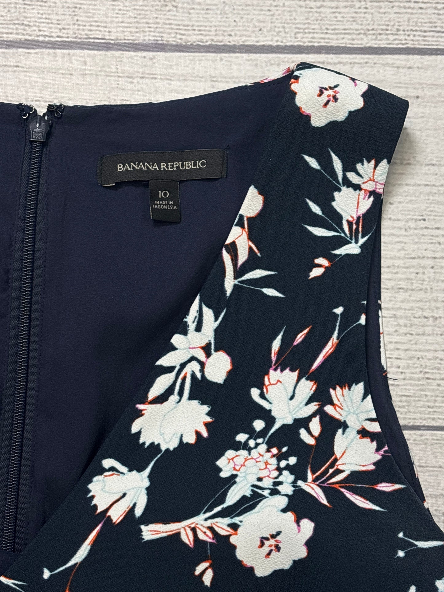 Dress Casual Short By Banana Republic In Navy, Size: M