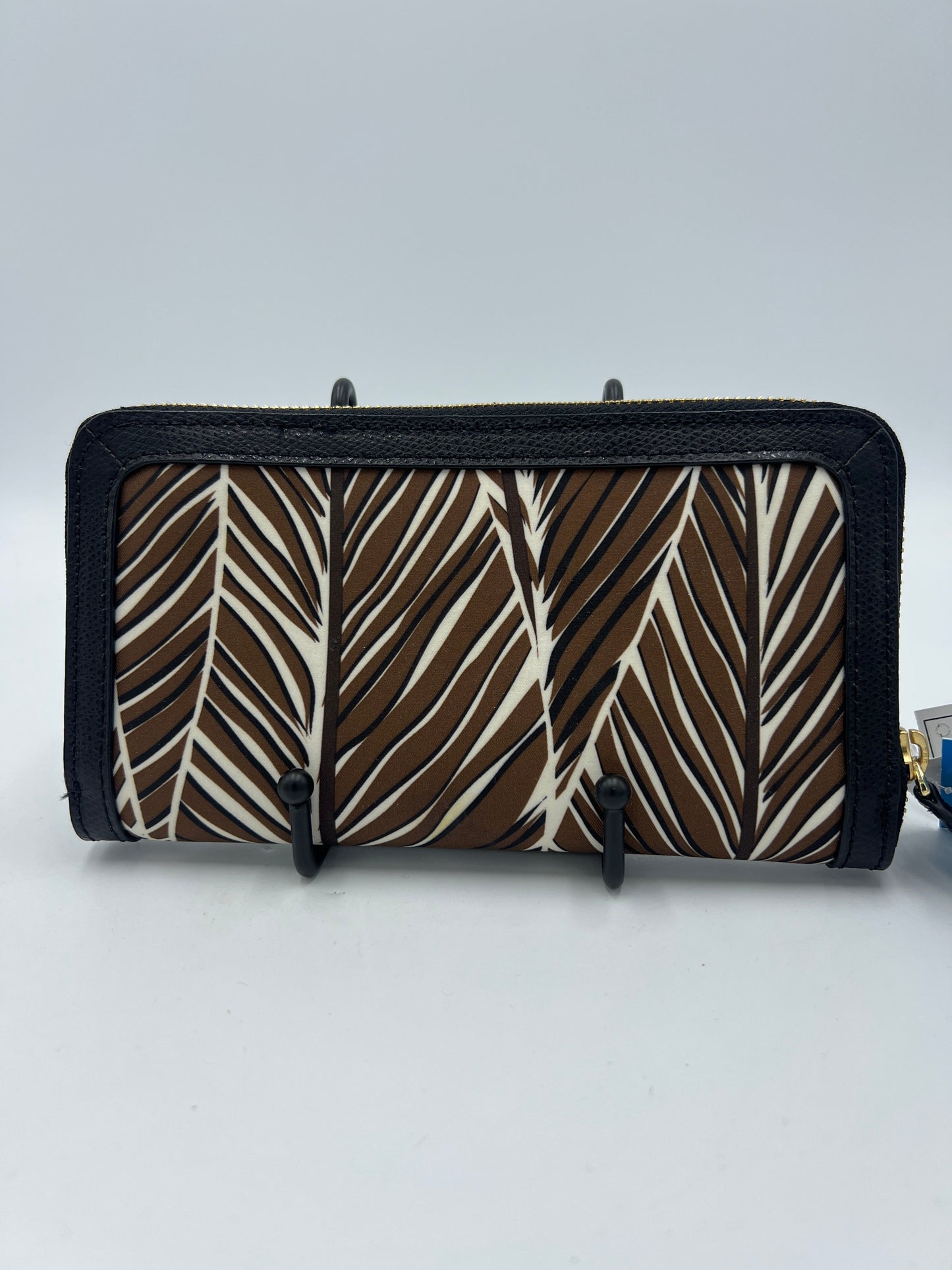 Wallet By Vera Bradley  Size: Medium