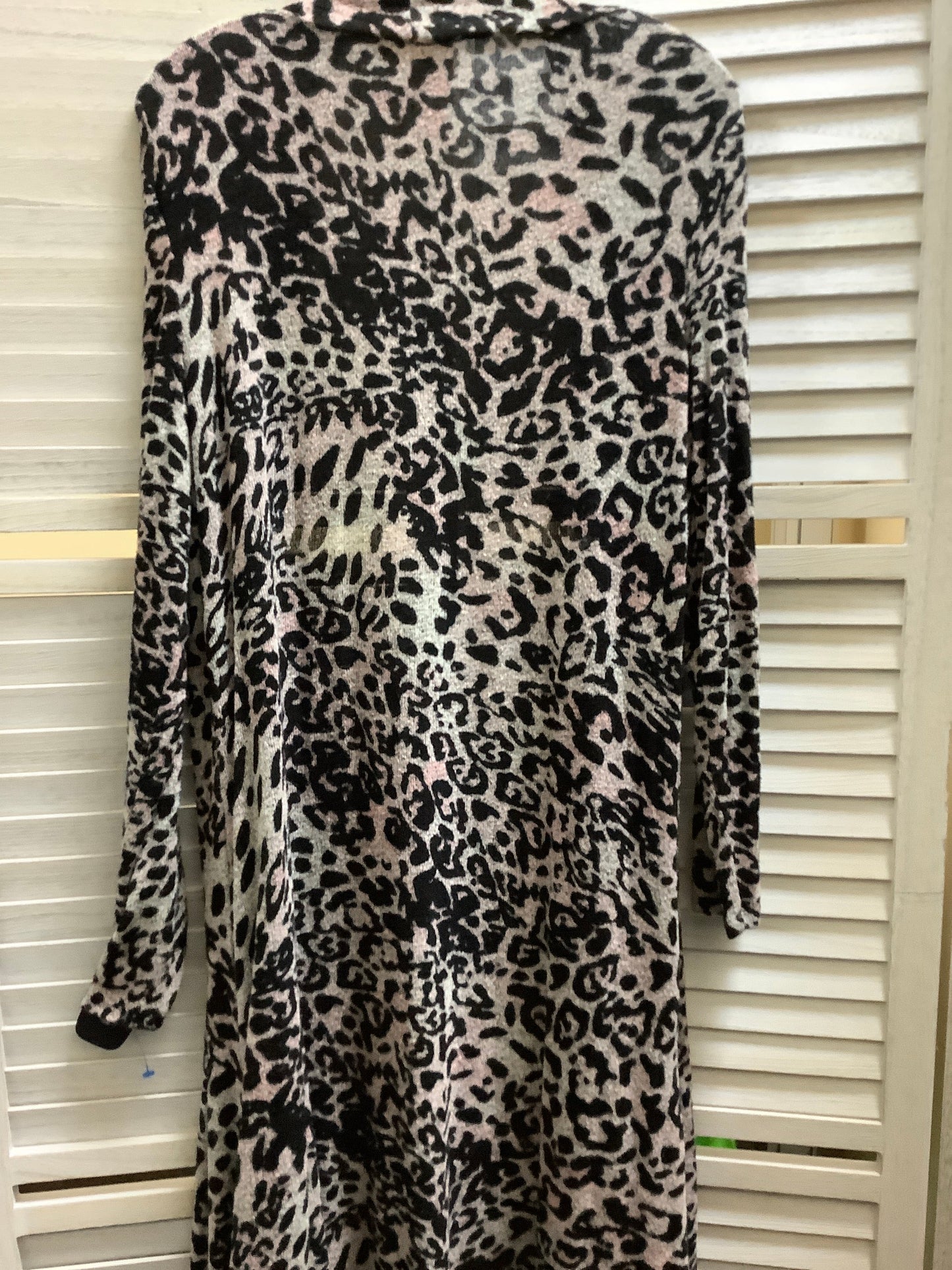 Cardigan By Clothes Mentor  Size: M
