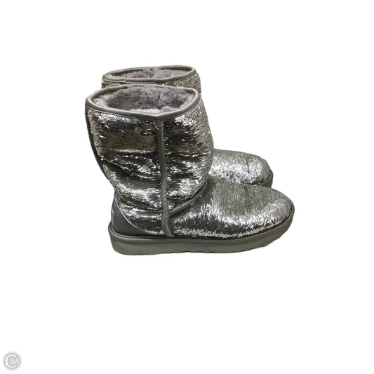Boots Designer By Ugg In Silver, Size: 6