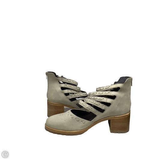 Shoes Heels Block By Freebird In Multi-colored, Size: 11