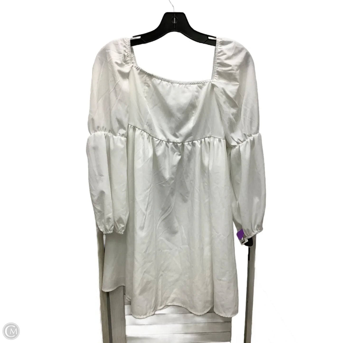 Dress Casual Short By Clothes Mentor In White, Size: S