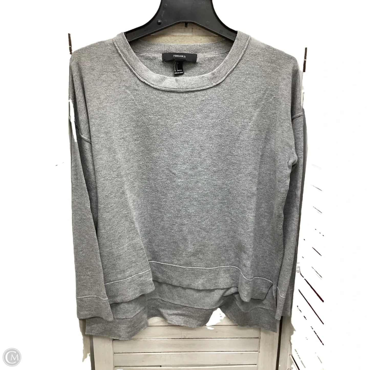 Top Long Sleeve By Forever 21 In Grey, Size: S