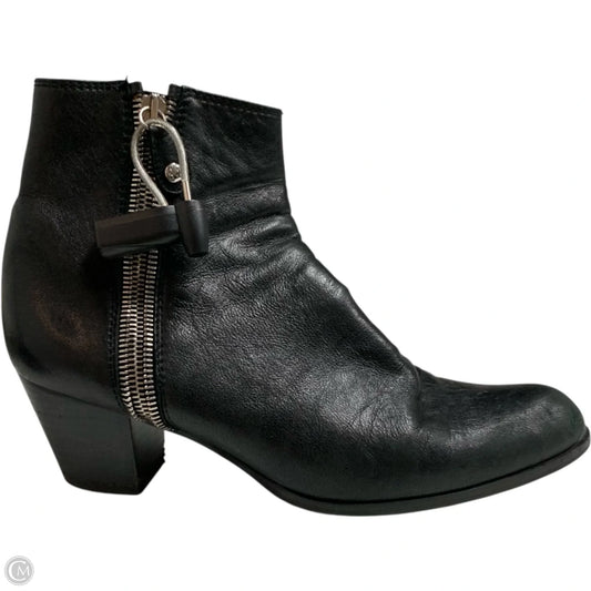 Boots Designer By Stuart Weitzman In Black, Size: 7.5