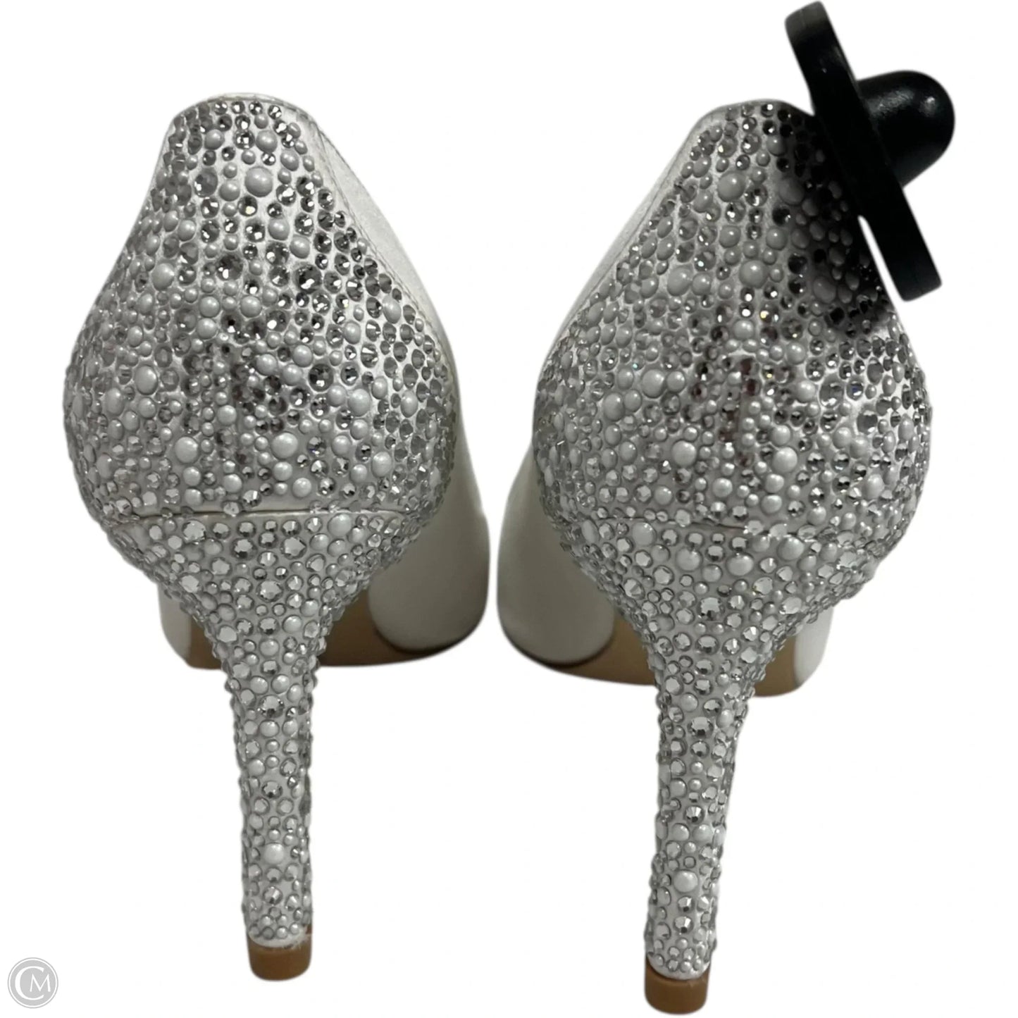 Shoes Designer By Stuart Weitzman In White, Size: 6