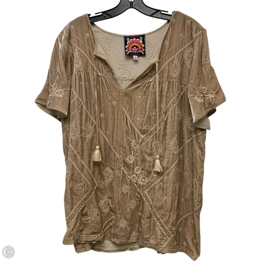 Top Short Sleeve Designer By Johnny Was In Tan, Size: M
