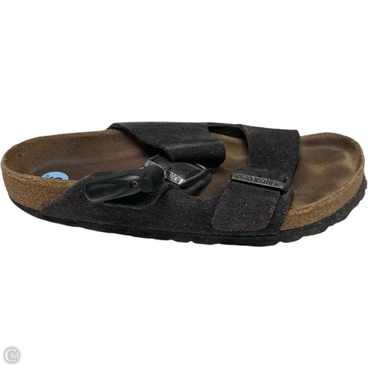 Sandals Flats By Birkenstock In Black & Brown, Size: 6