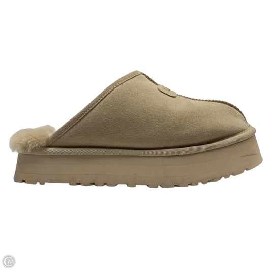 Boots Designer By Ugg In Brown, Size: 7