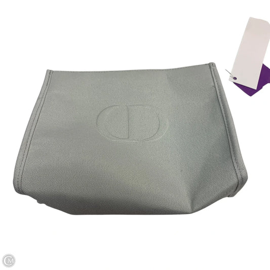 Makeup Bag Luxury Designer By Dior, Size: Medium