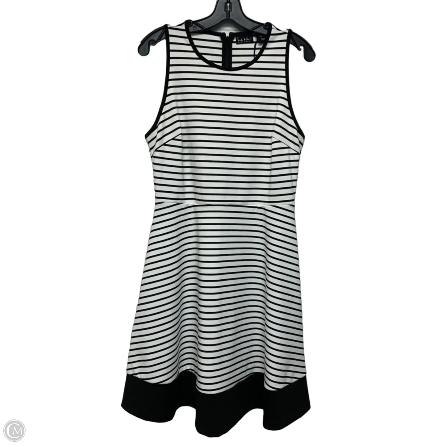 Dress Casual Short By Nicole Miller In Black & White, Size: L