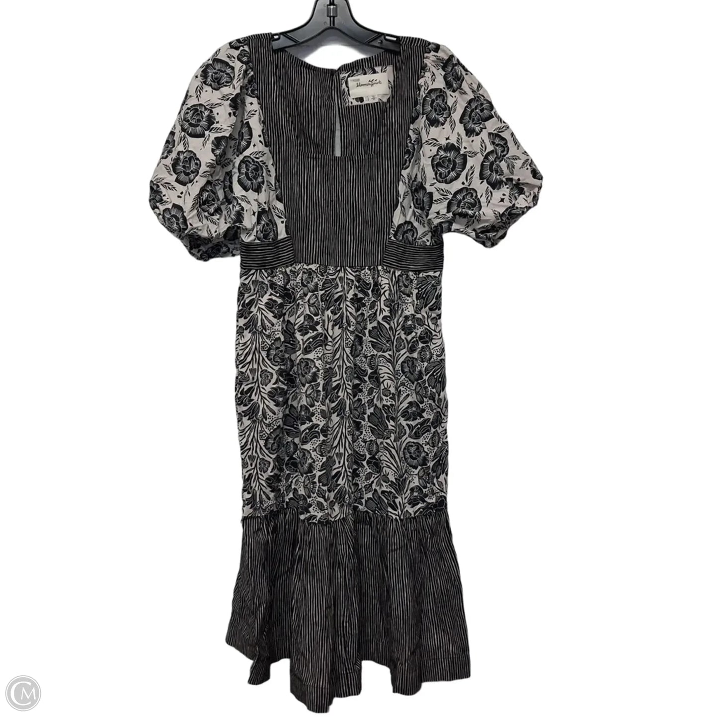 Dress Casual Short By Blooming Print In Black & White, Size: M
