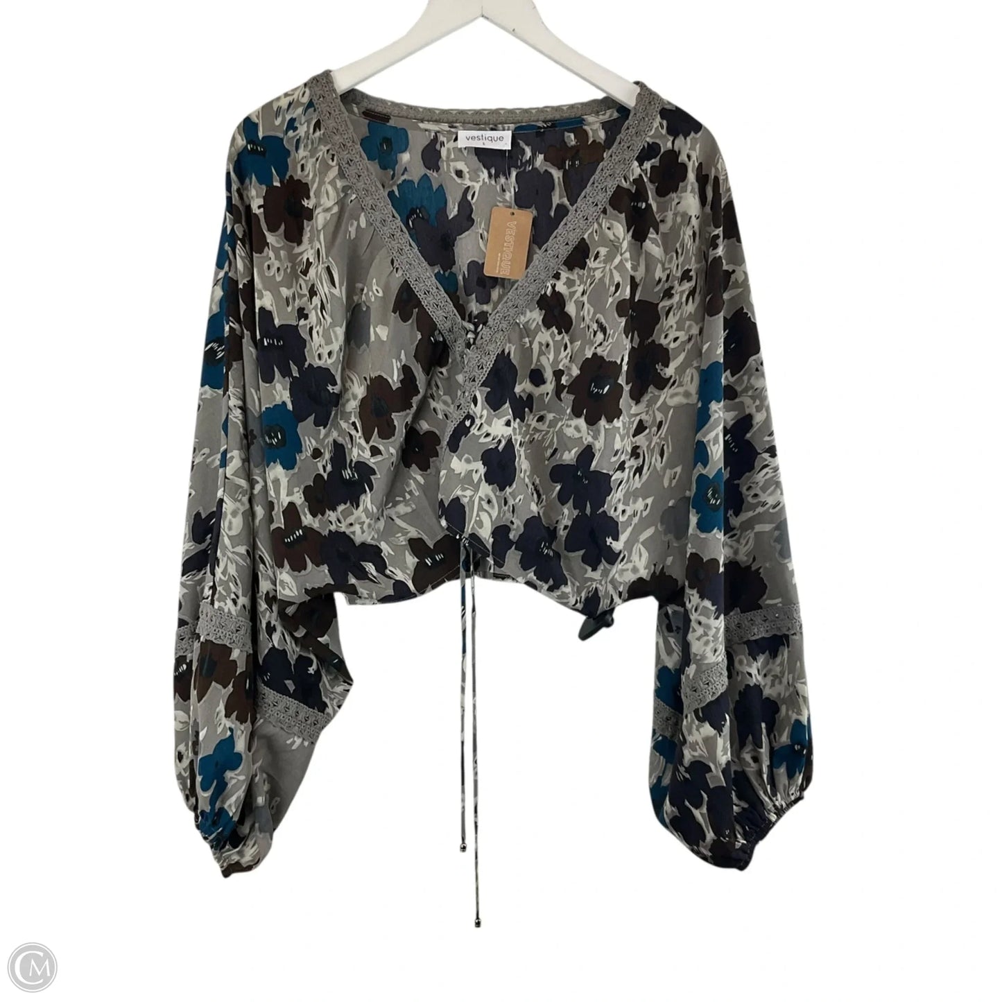 Top Long Sleeve By Vestique In Grey, Size: L