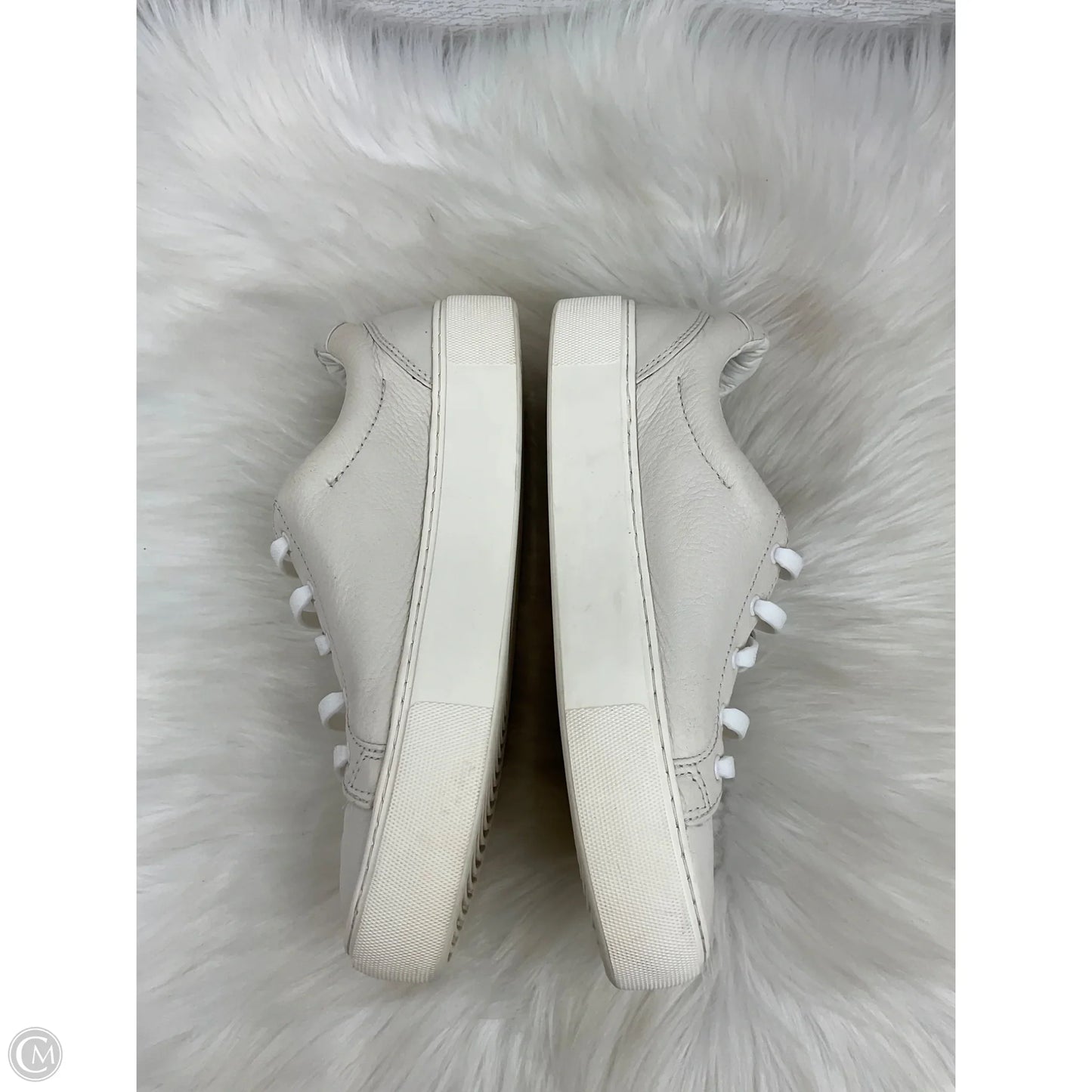 Shoes Designer By Ugg In White, Size: 7.5