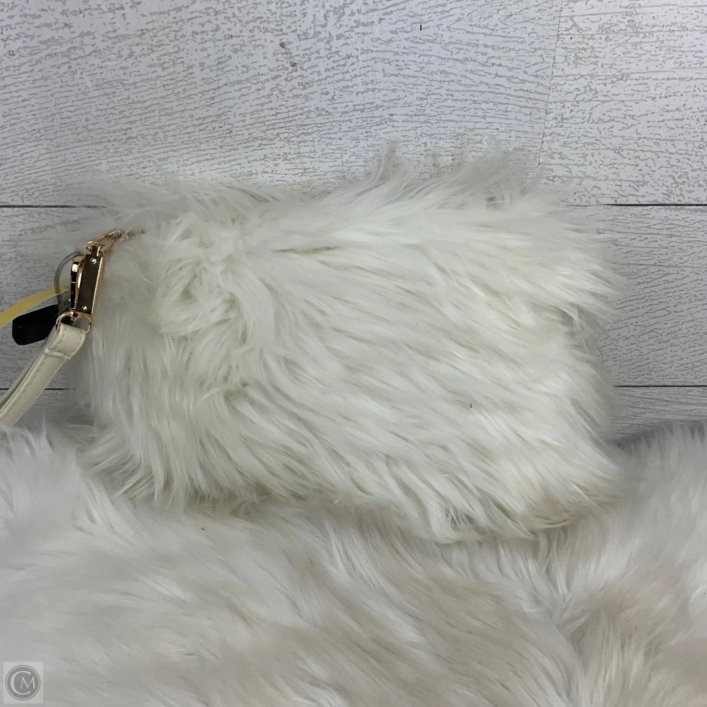 Clutch By Clothes Mentor, Size: Medium