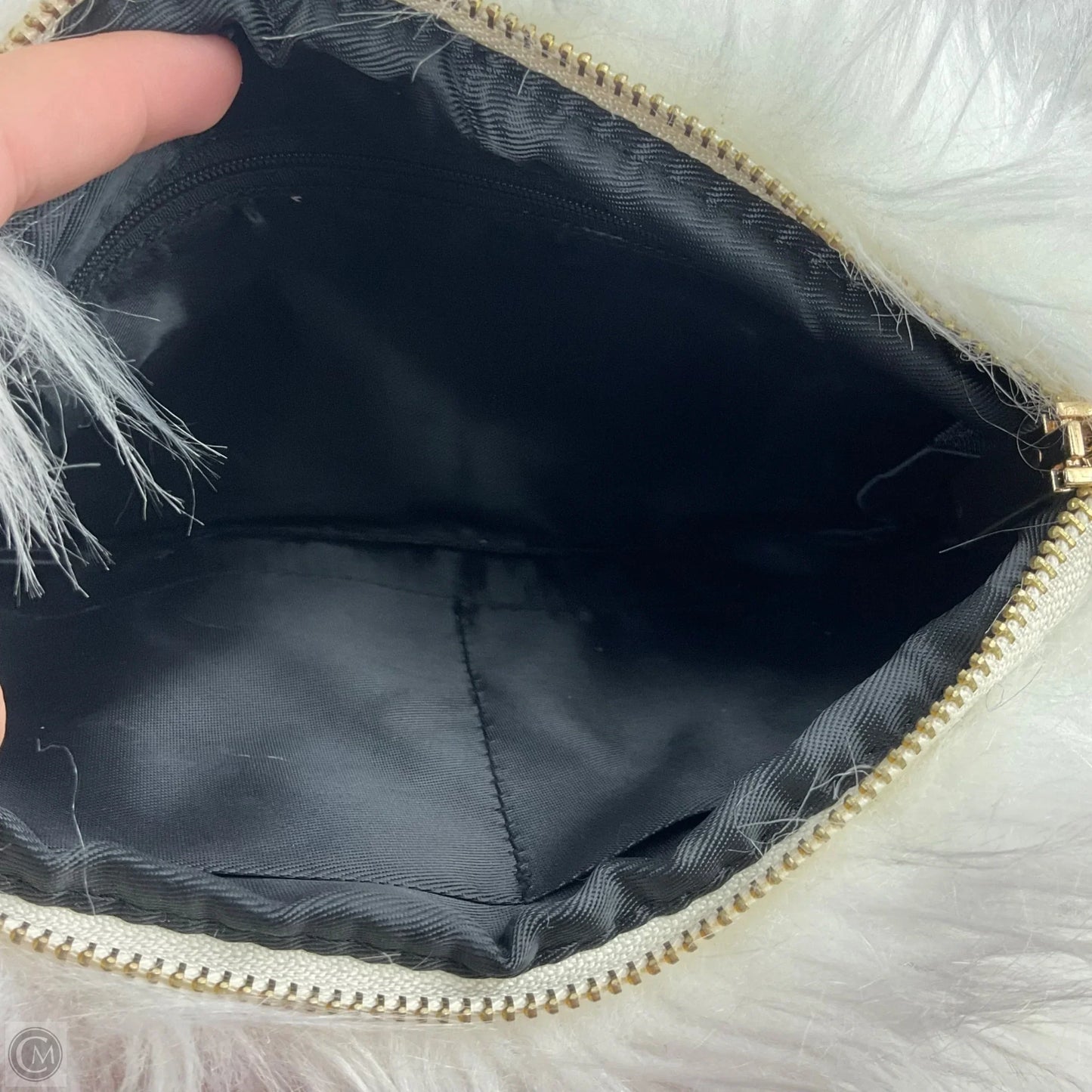 Clutch By Clothes Mentor, Size: Medium