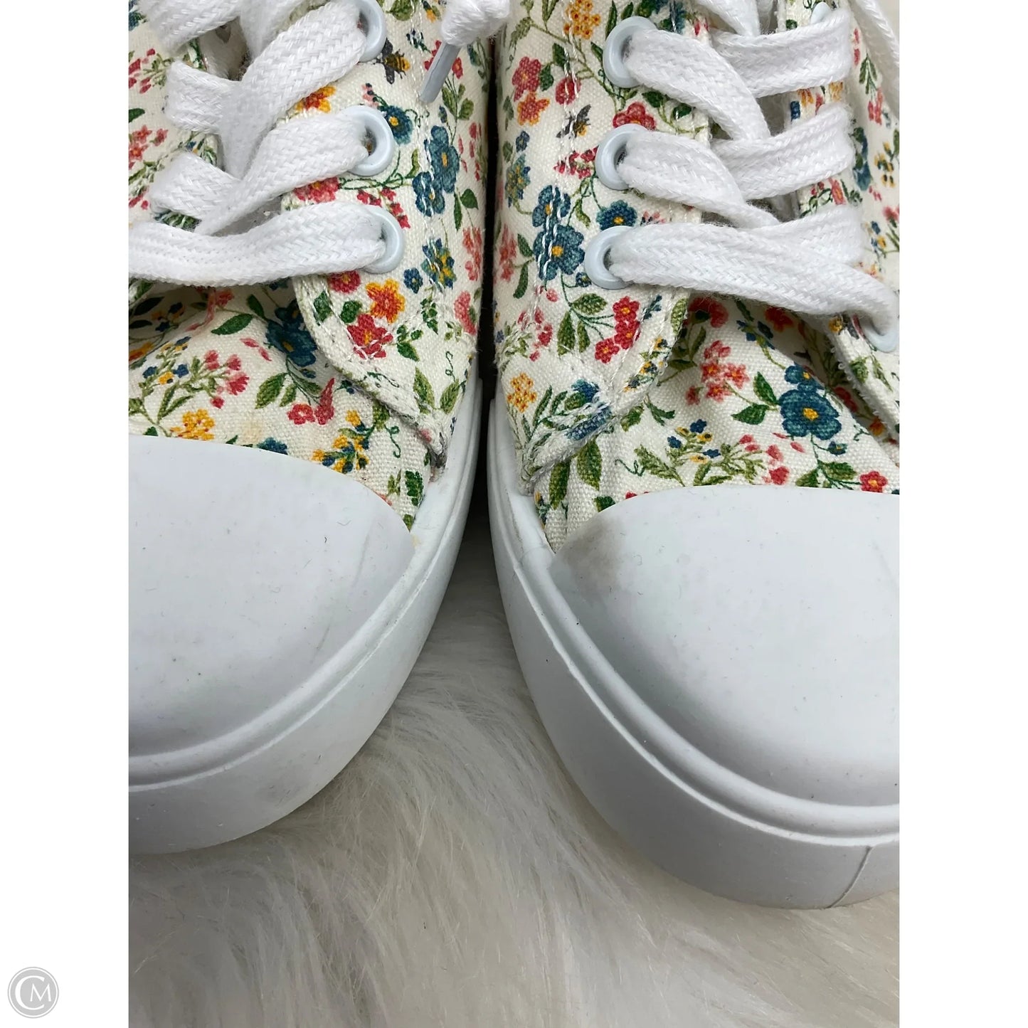 Shoes Sneakers By Sincerely Jules In Floral Print, Size: 8