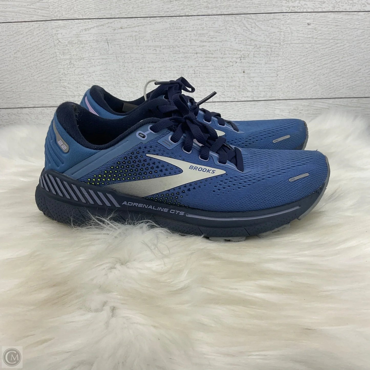 Shoes Athletic By Brooks In Blue, Size: 7.5