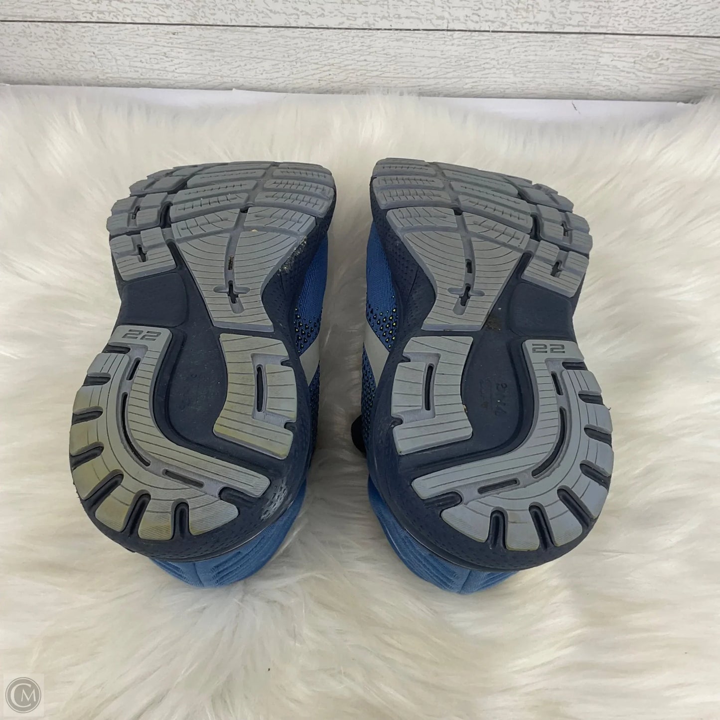 Shoes Athletic By Brooks In Blue, Size: 7.5