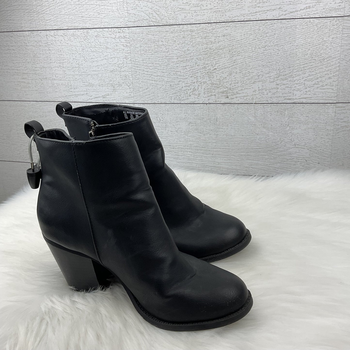 Boots Ankle Heels By Attention  Size: 7