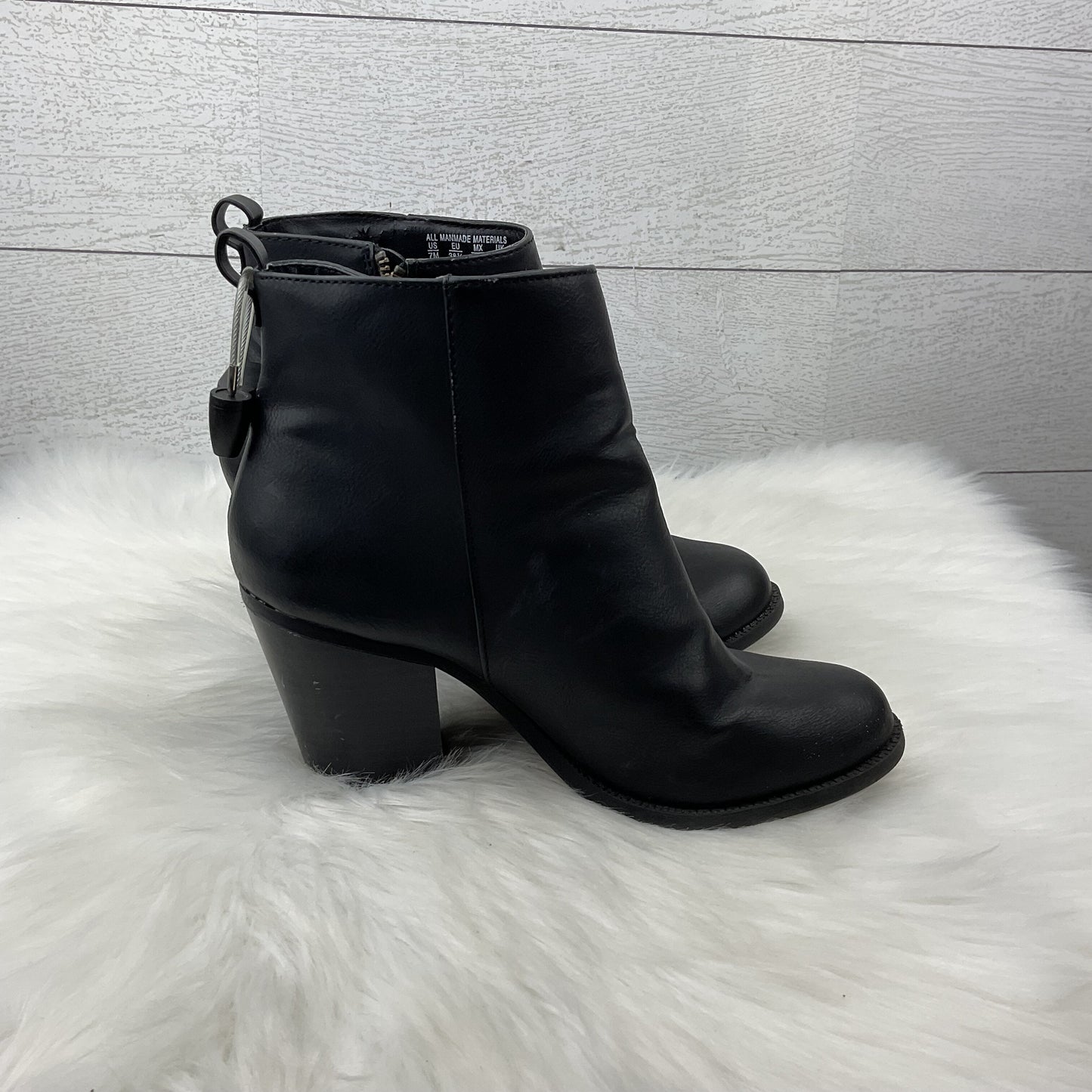 Boots Ankle Heels By Attention  Size: 7