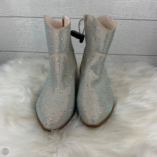 Boots Ankle Heels By Yoki In Silver, Size: 10