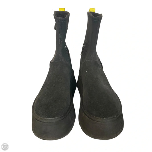 Boots Designer By Ugg In Black, Size: 8