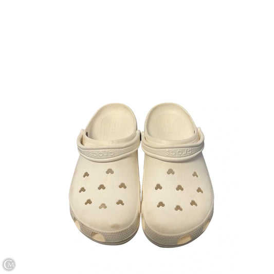 Shoes Flats By Crocs In White, Size: 12