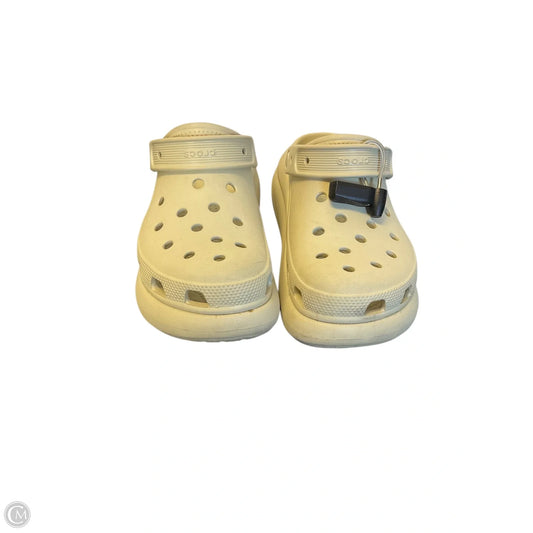 Shoes Heels Platform By Crocs In Cream, Size: 8