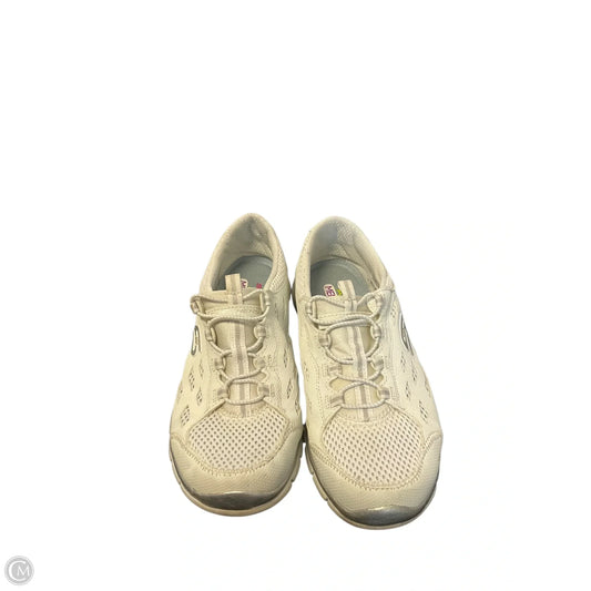 Shoes Sneakers By Skechers In White, Size: 6