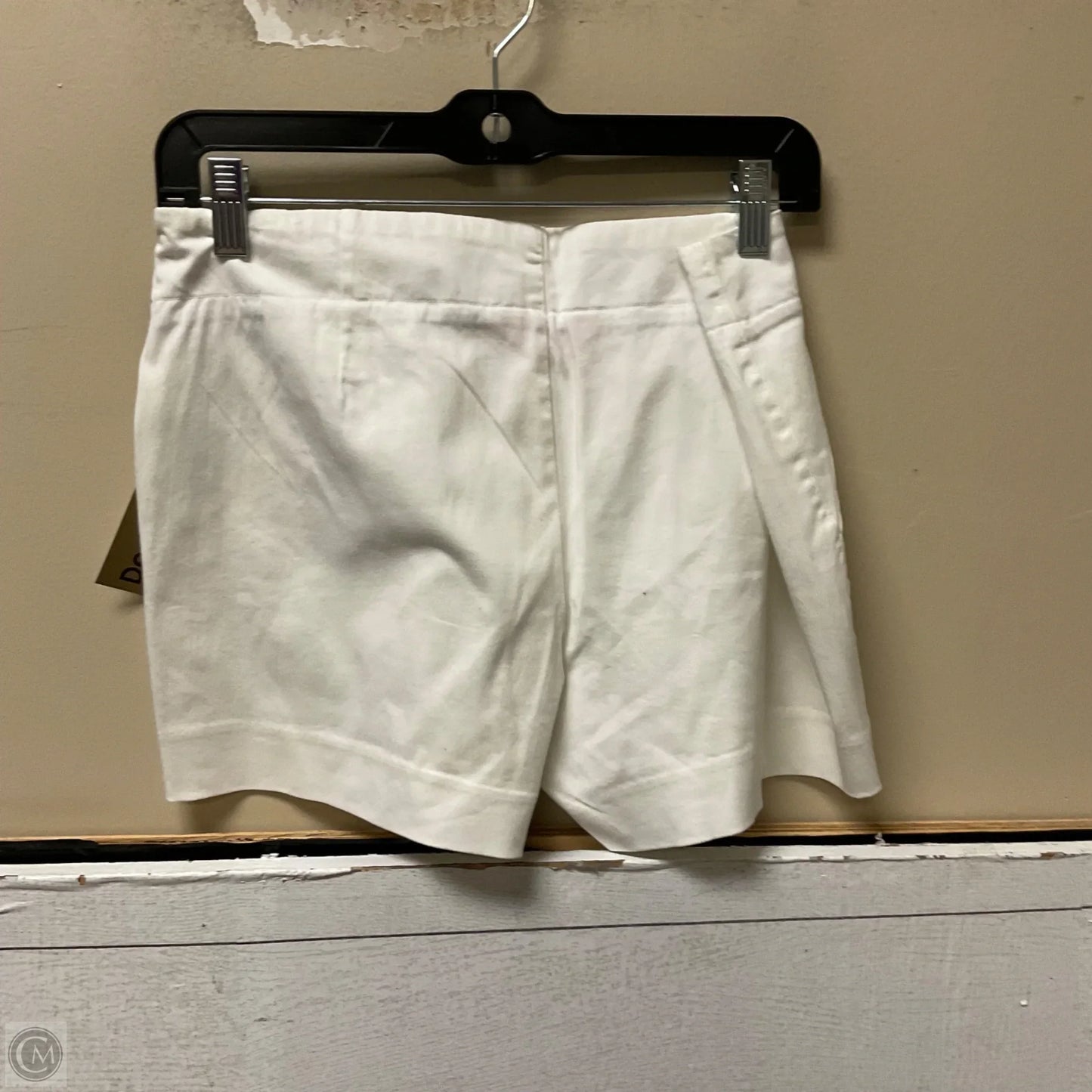 Shorts Designer By Lilly Pulitzer In White, Size: 6