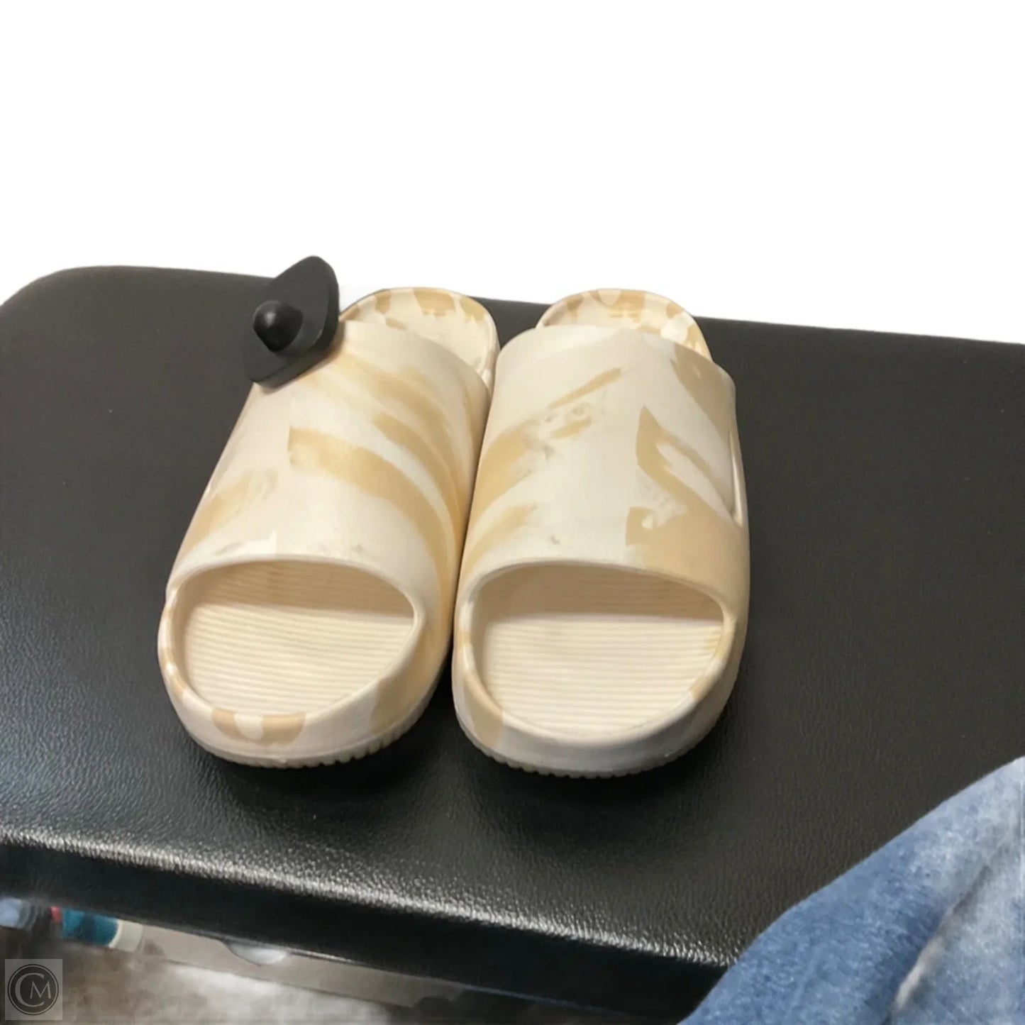 Sandals Flats By Nike In Cream, Size: 8