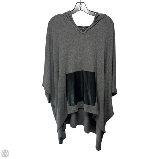 Oversized Hooded Poncho Sweater w/Leather Kangaroo Pocket By Karen Kane In Grey, Size: S