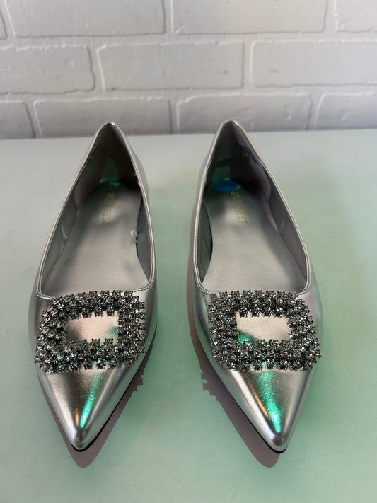 Shoes Flats By Nine West In Silver, Size: 7.5