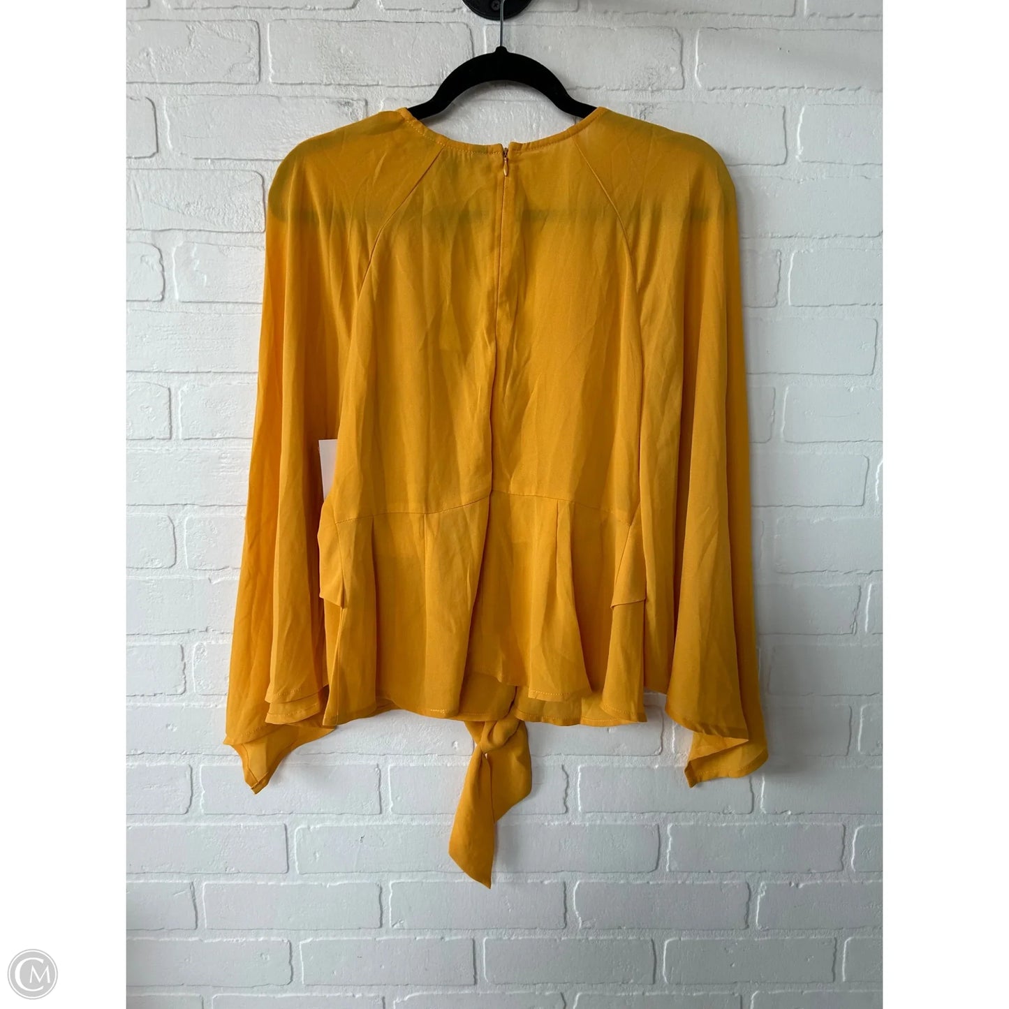 Top Long Sleeve By Clothes Mentor In Yellow, Size: M