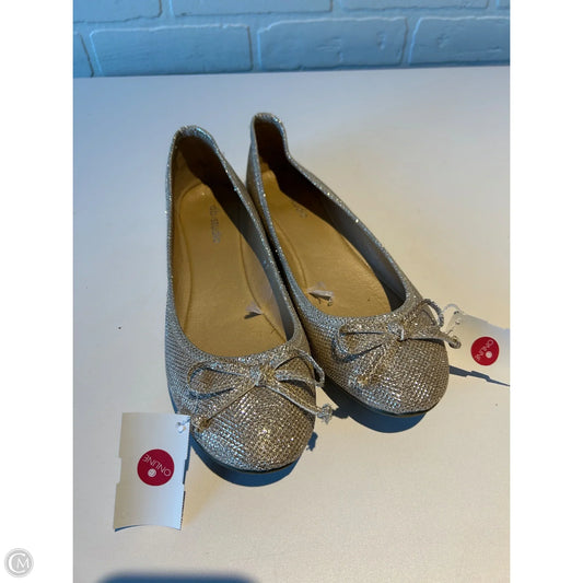Shoes Flats By Ab Studio In Gold, Size: 9