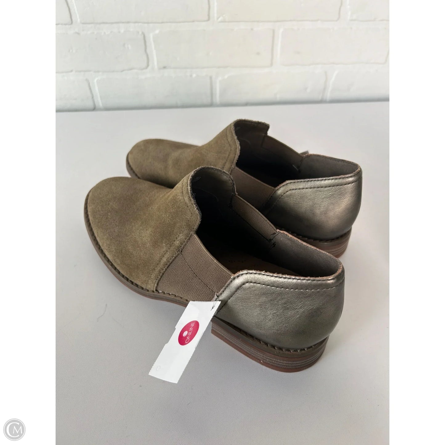 Shoes Flats By Clarks In Green, Size: 8.5