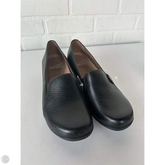 Shoes Flats By Dansko In Black & Blue, Size: 7.5