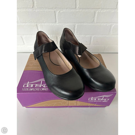 Shoes Flats By Dansko In Black, Size: 11.5