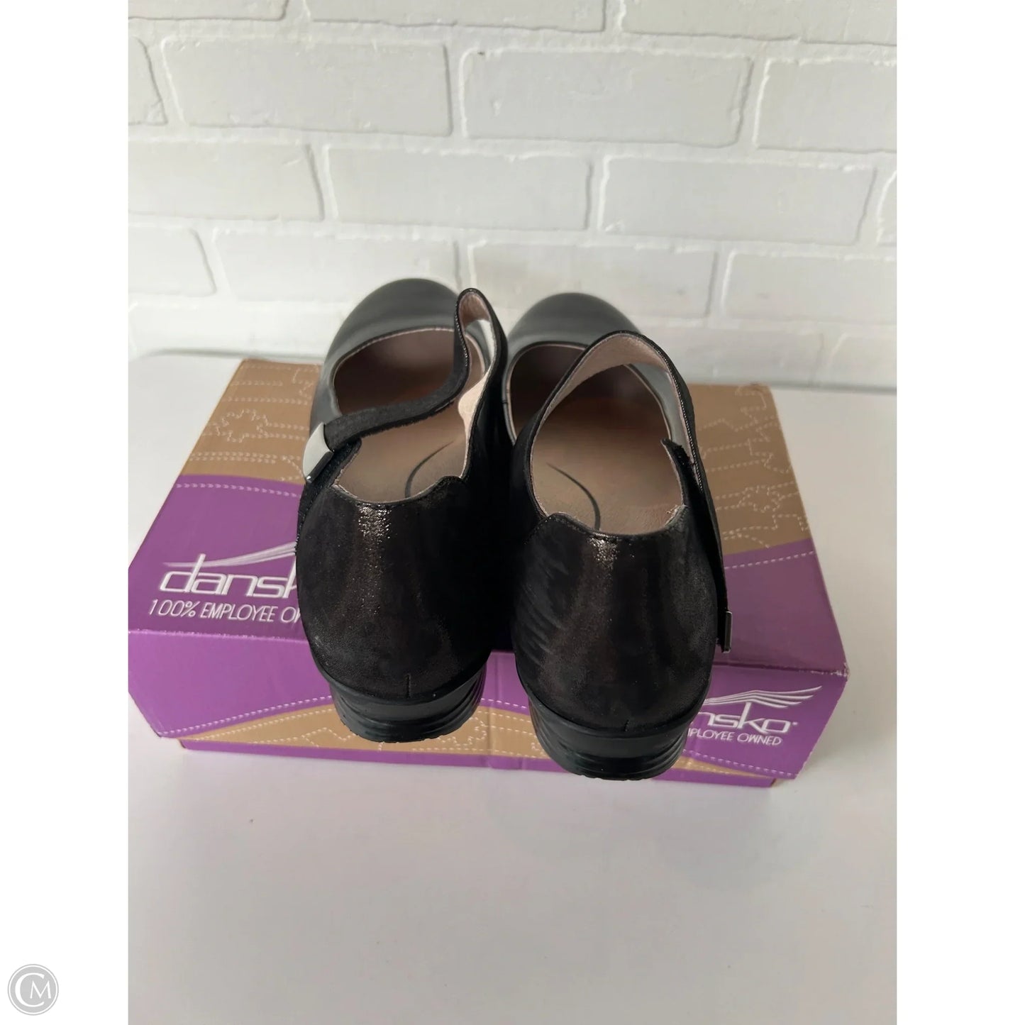 Shoes Flats By Dansko In Black, Size: 11.5