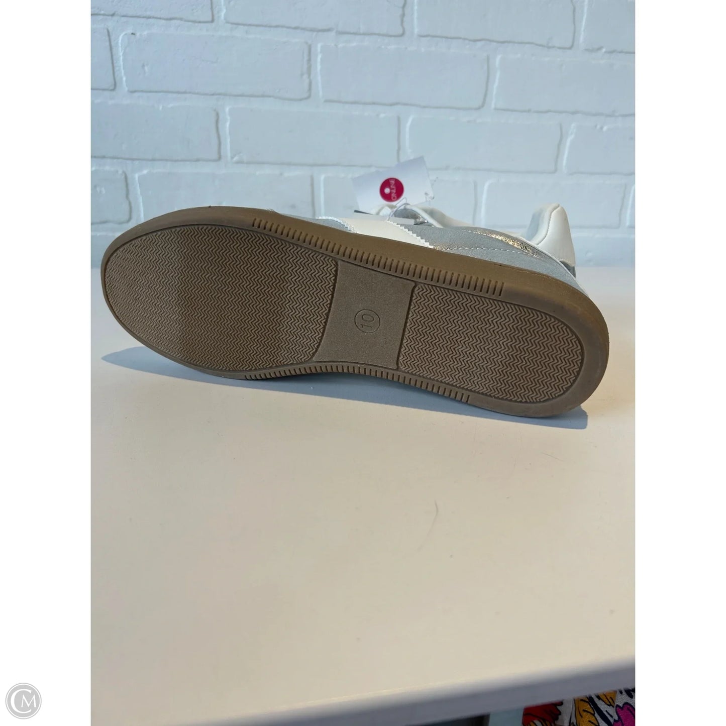 Shoes Sneakers By Universal Thread In Silver & White, Size: 10