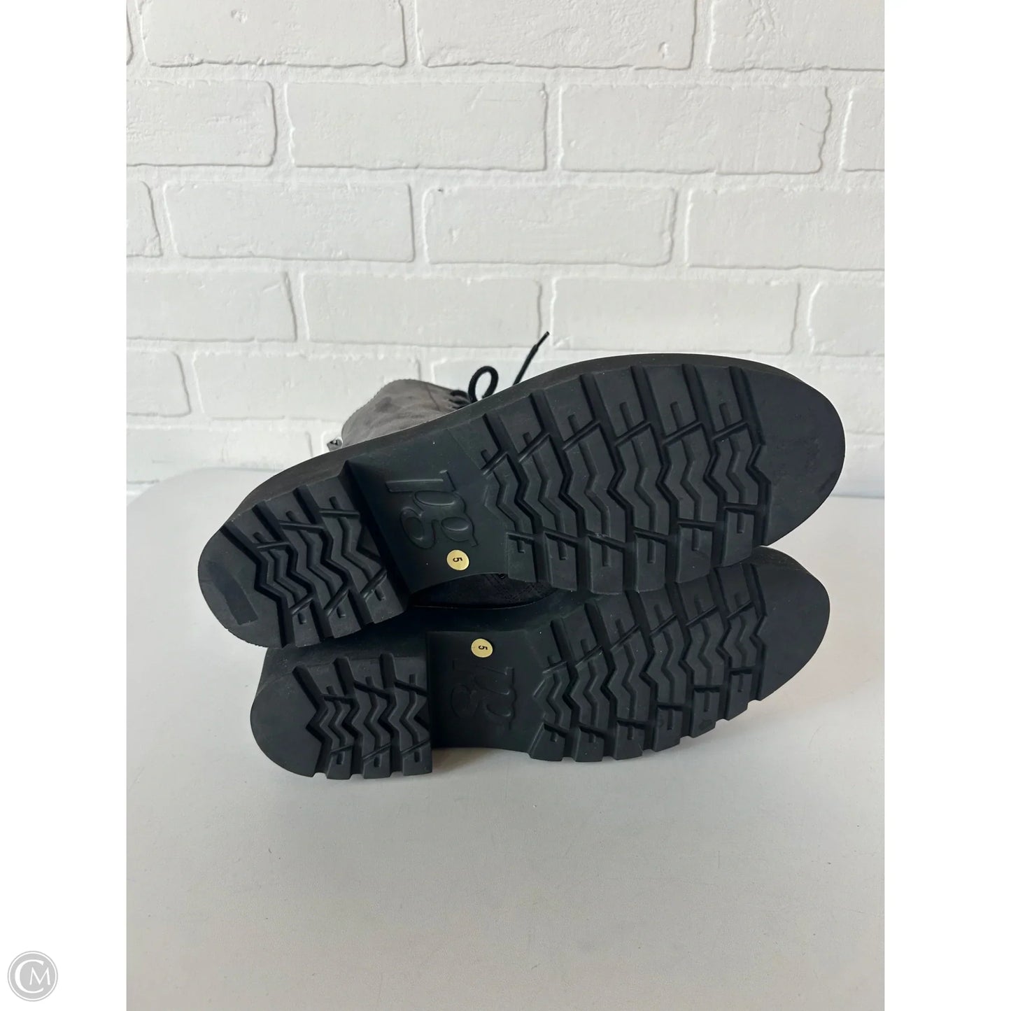 Boots Ankle Flats By Paul Green In Grey, Size: 7