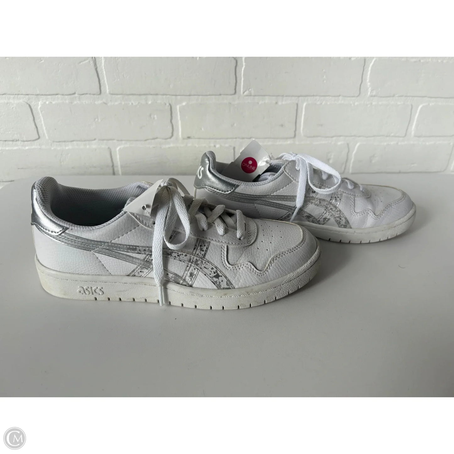 Shoes Athletic By Asics In Silver & White, Size: 7.5