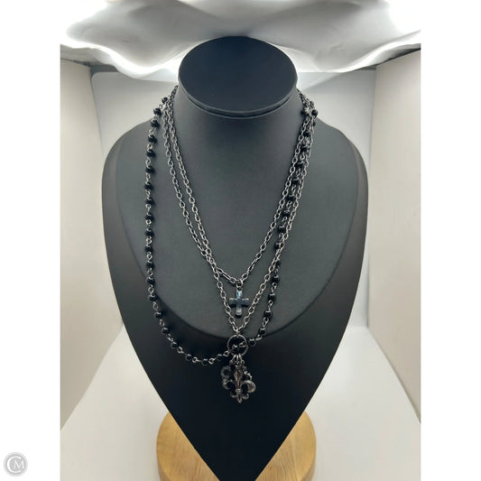 Necklace Layered By Clothes Mentor