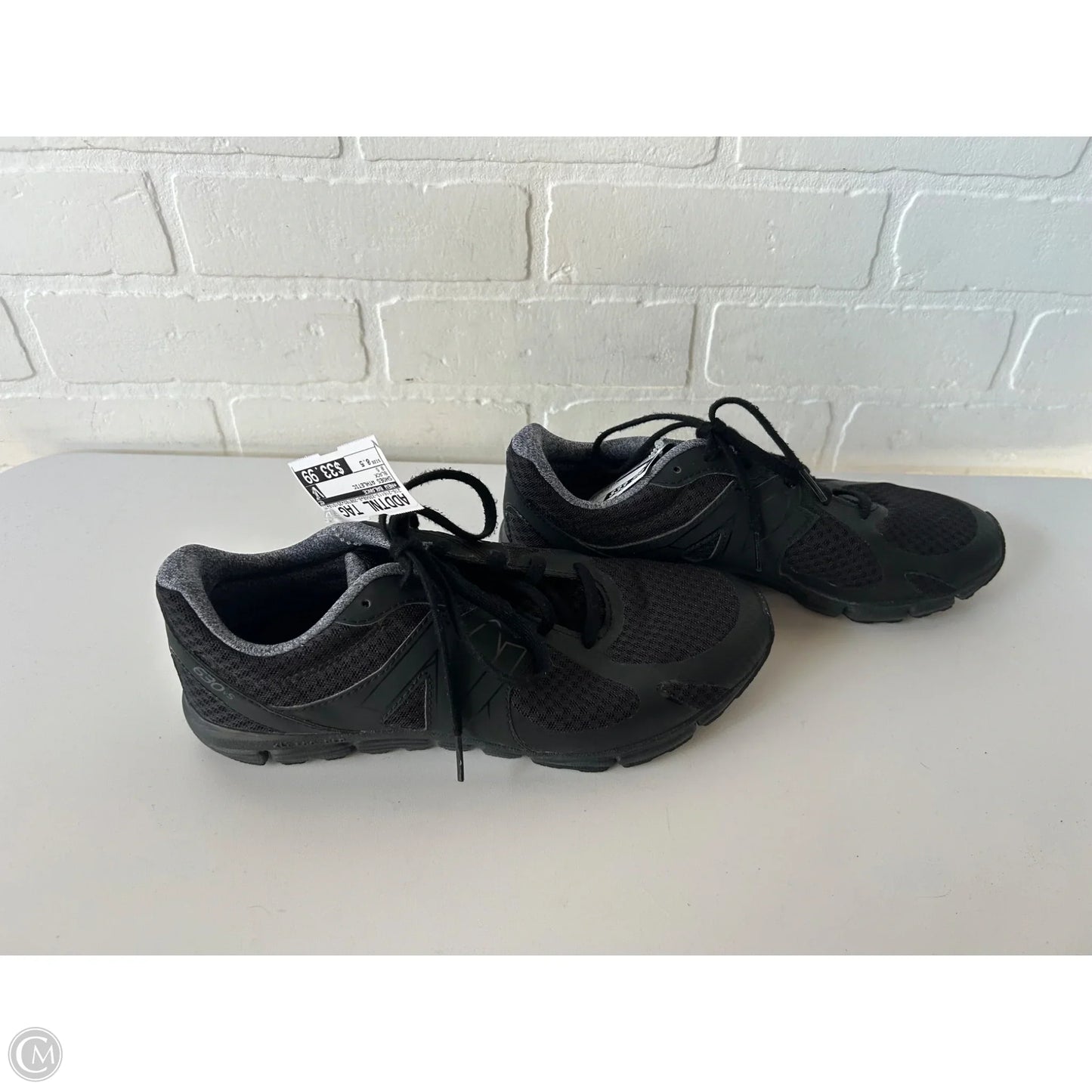 Shoes Athletic By New Balance In Black, Size: 8.5