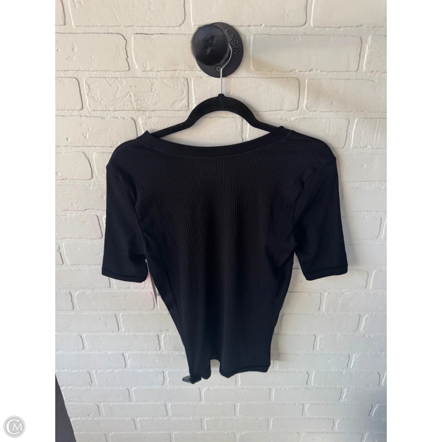 Athletic Top Short Sleeve By Athleta In Black, Size: M