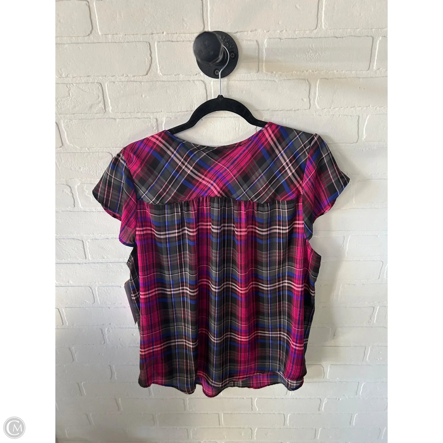 Top Short Sleeve By Torrid In Grey & Pink, Size: 1x