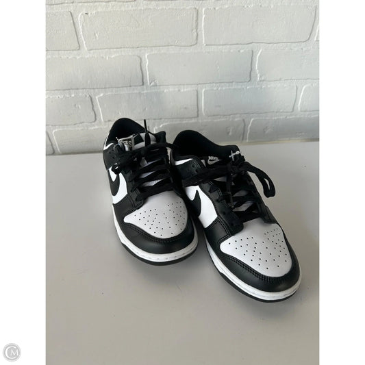 Shoes Athletic By Nike In Black & White, Size: 8.5