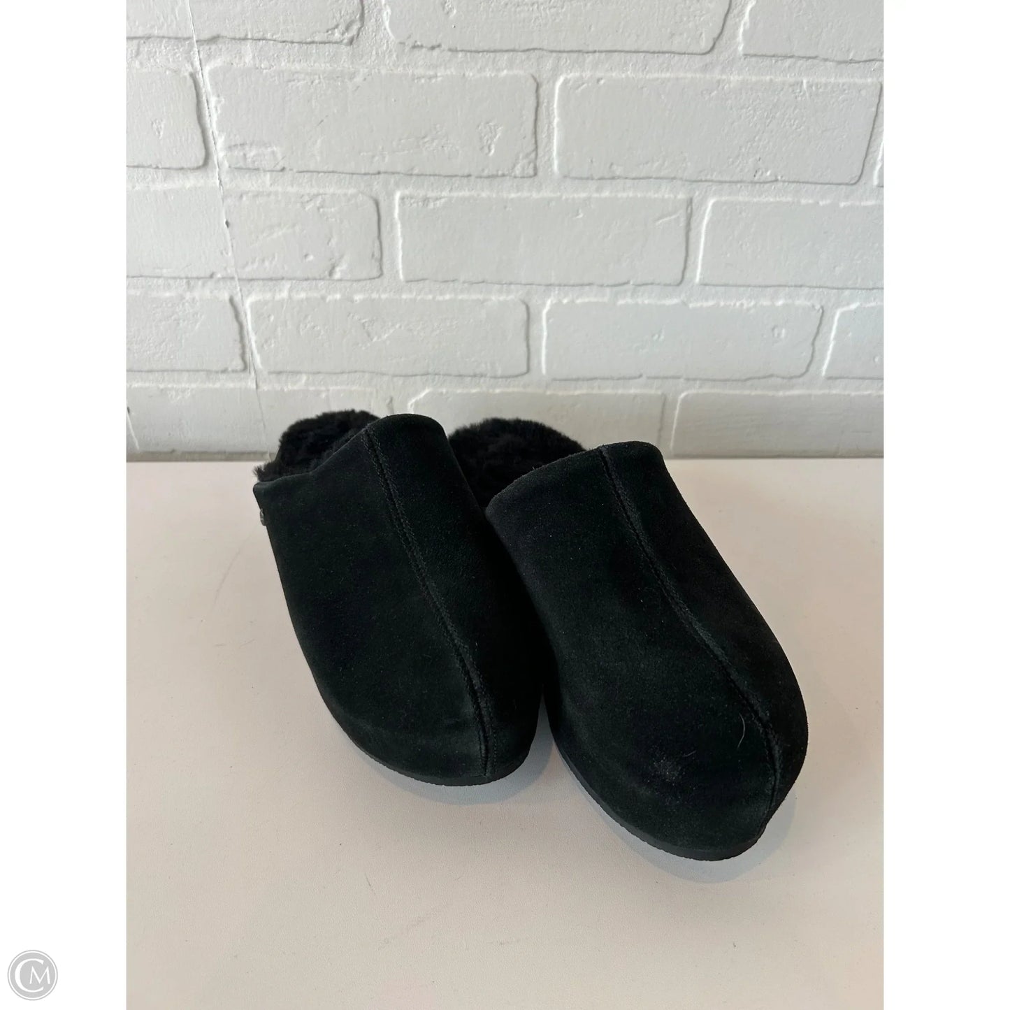 Shoes Flats By Emu In Black, Size: 8