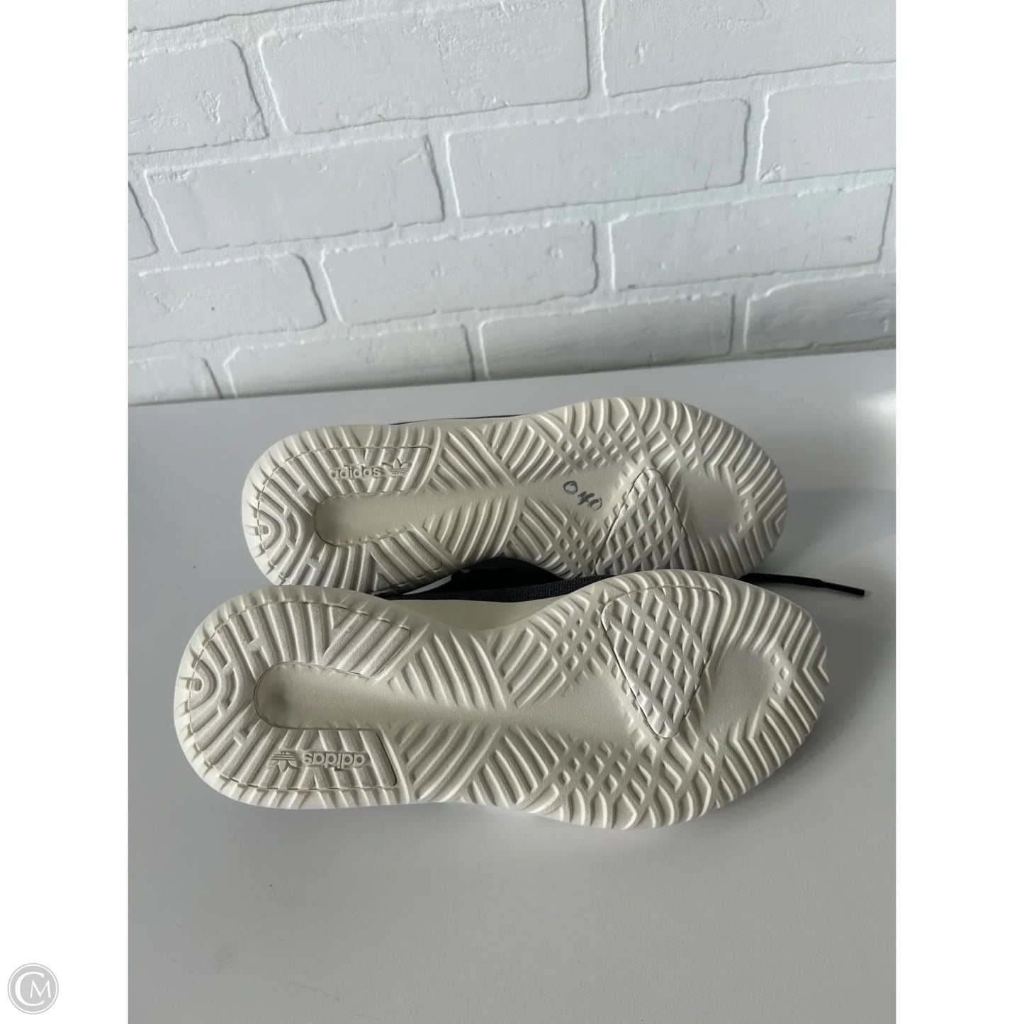 Shoes Athletic By Adidas In Grey & White, Size: 8.5